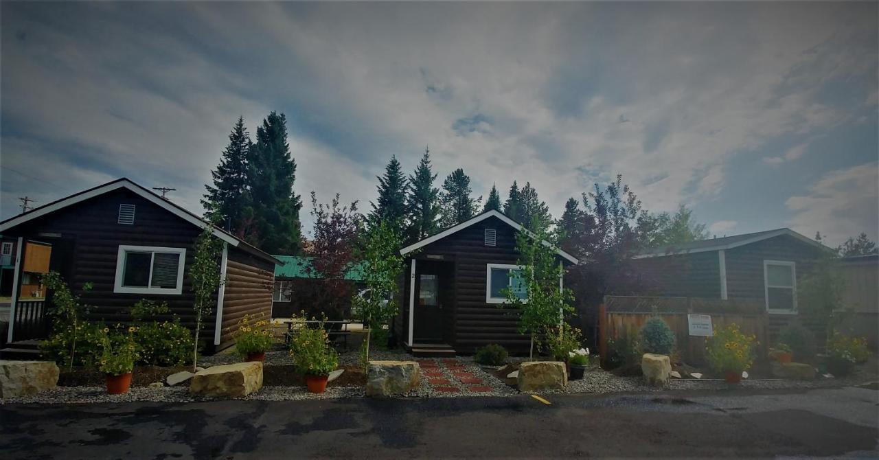 9 Bar W Cabins ウェスト・イエローストーン エクステリア 写真