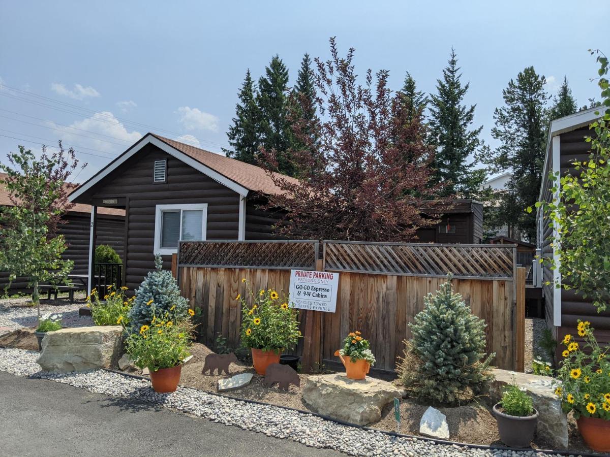 9 Bar W Cabins ウェスト・イエローストーン エクステリア 写真